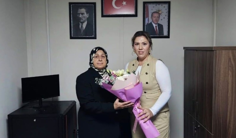 Yasemin-Vatansever-muhtarligi-birakip-yurt-disina-tasindi-featured