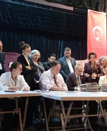 Yeni-Parti-Bursada-ilce-kongrelerini-surduruyor-featured