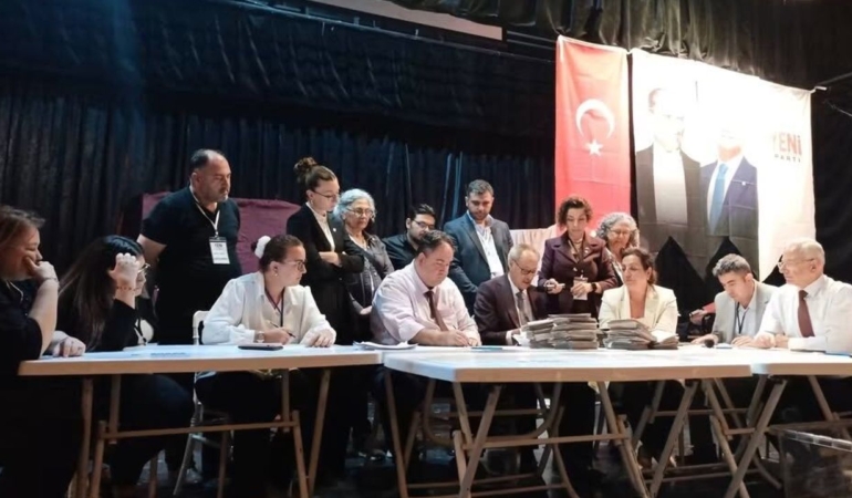 Yeni-Parti-Bursada-ilce-kongrelerini-surduruyor-featured