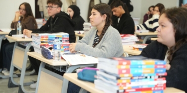 Yenisehir-Belediyesi-120-adaya-3-bin-kitap-dagitti-featured