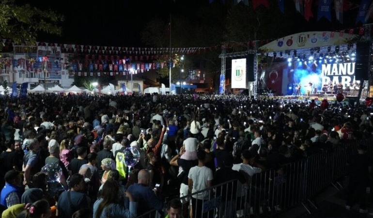 Yenisehir8217de-Manus-Baba-konserine-yogun-ilgi-featured