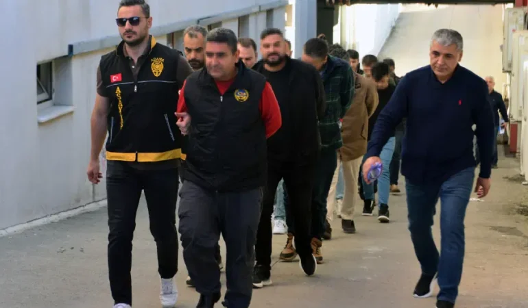 Adana merkezli sahte kazalarda 58 kişi tutuklandı