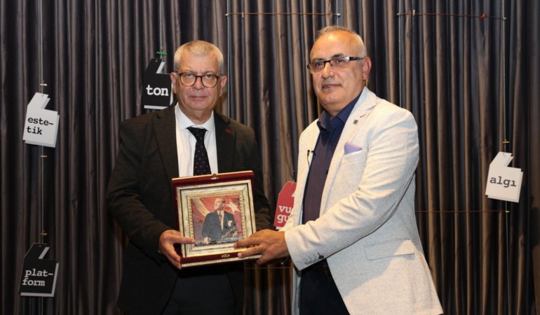 Aydın Keleşoğlu Bursa’da Cumhuriyet’in oluşumunu anlattı