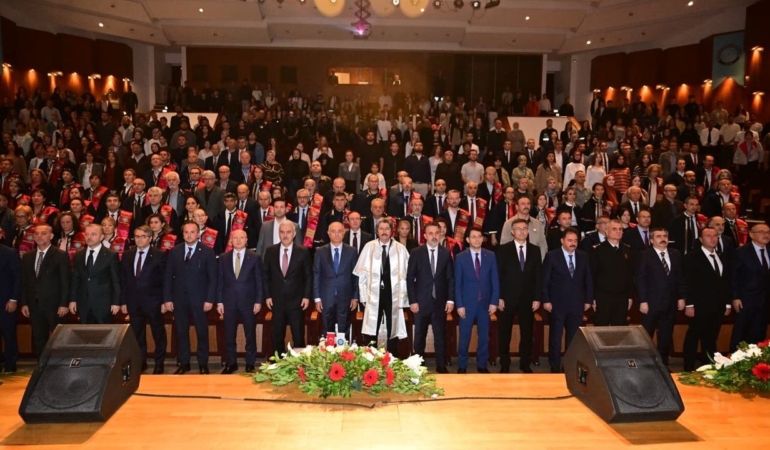 BUÜ’de yeni akademik yıl Efkan Ala’nın dersiyle açıldı