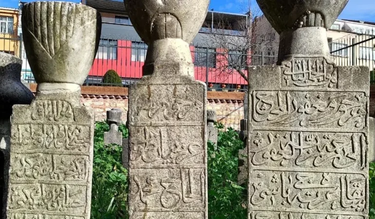 Bakanlık 18 ilde 7 bin mezar taşını belgeledi