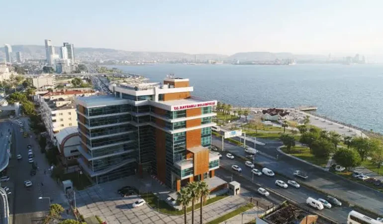 Bayraklı Belediyesi operasyonunda 45 şüpheli yakalandı