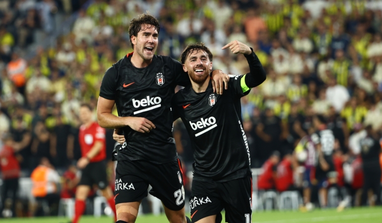 Beşiktaş, Başakşehir karşısında zirve için sahada