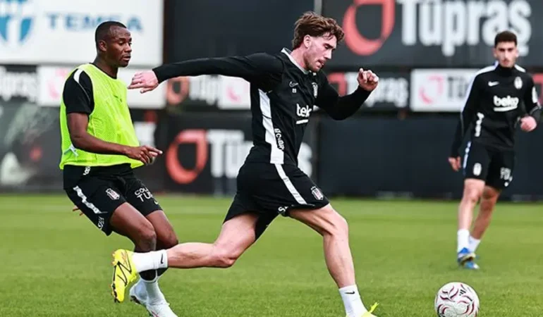 Beşiktaş’ta Dusan Vlahovic takımla çalıştı
