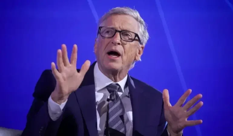 Bill Gates: Robotlar inşaat ve fabrika işlerini tehdit ediyor