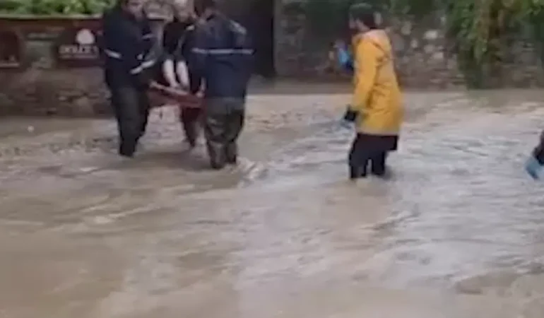 Bodrum’da mahsur kalan hamile kadın kurtarıldı