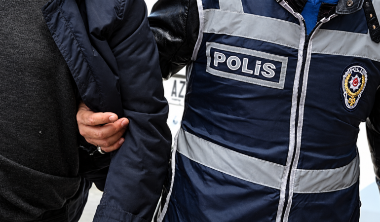 Bursa ve İstanbul’daki operasyonda 22 şüpheli yakalandı