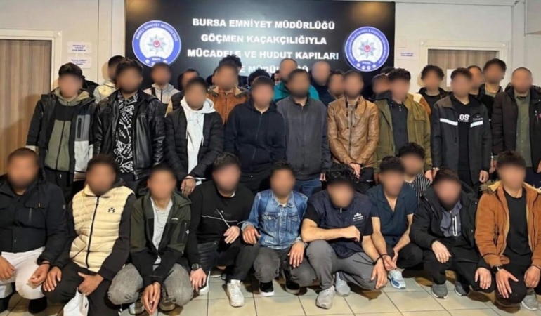 Bursa’da 6 adrese göçmen kaçakçılığı operasyonu