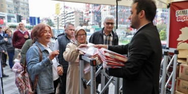 Bursada-Ataturk-posterleri-ev-ve-is-yerlerini-susledi-featured