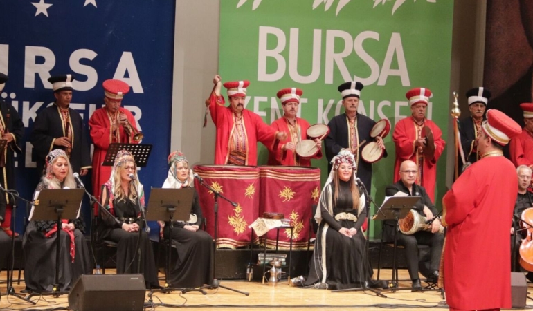 Bursa’nın 700. fetih yılı konser ve kitap bağışıyla anıldı