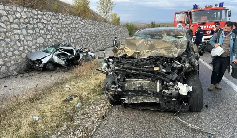 Çorum’da cip ve otomobil çarpıştı: 4 ölü