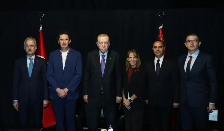Erdoğan, SpaceX yöneticileri Hunter ve Nicolls’u kabul etti