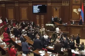 Ermenistan-Meclisinde-iktidar-ve-muhalefet-vekilleri-kavga-etti-featured