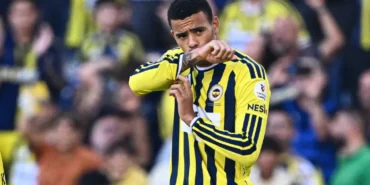Fenerbahce-Alanyaspor-karsisinda-zirve-icin-sahada-featured