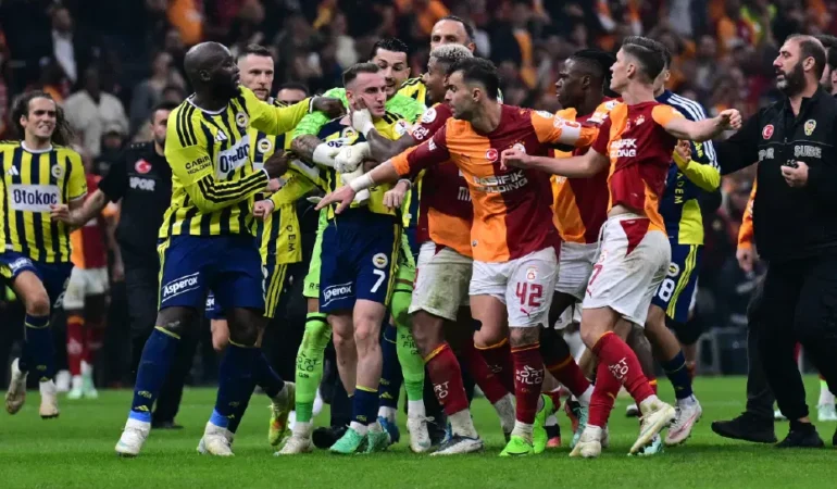 Fenerbahçe, derbi sonrası olaylar için disiplin çağrısı yaptı
