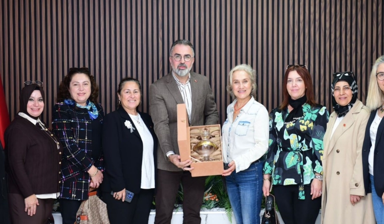 Ferhat Erol, yedi ilçeden kadın muhtarları ağırladı