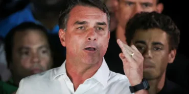 Flavio-Bolsonaro-gizli-operasyonla-Miamiye-ulasti-featured