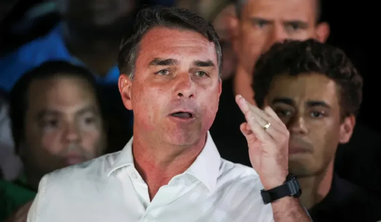 Flávio Bolsonaro gizli operasyonla Miami’ye ulaştı