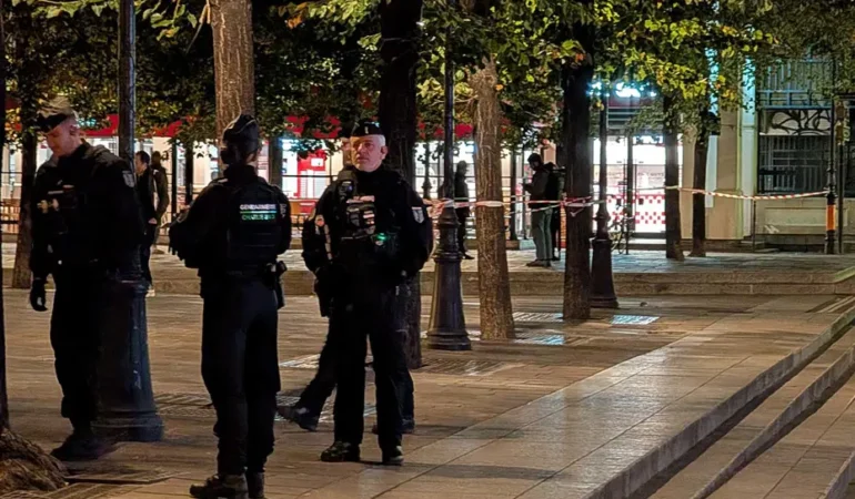Fransa’da 12 kentte kısmi sokağa çıkma yasağı sürüyor