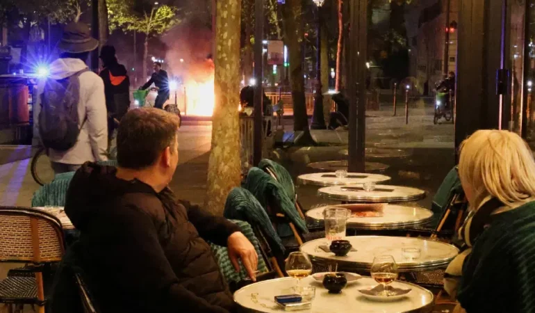Fransa’daki şiddet Paris otellerinde rezervasyonları düşürdü