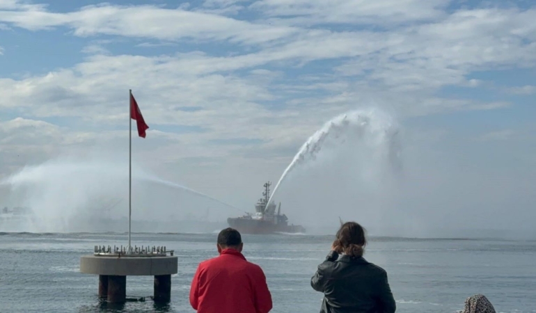 Gemlik’te 29 Ekim kutlamalarında deniz gösterisi
