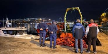 BURSA'DA 350 KİLO KAÇAK MİDYE ELE GEÇİRİLDİ