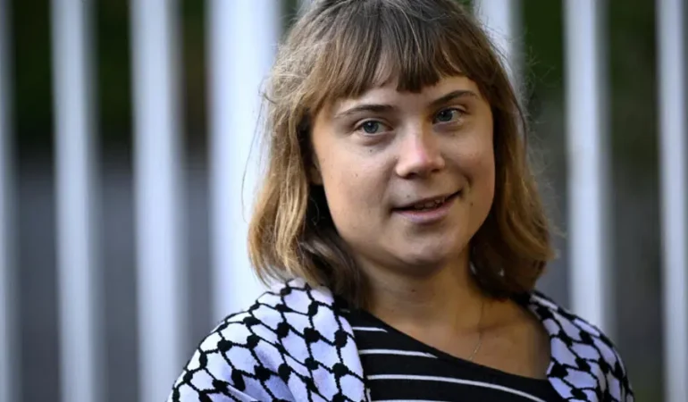 Greta Thunberg, Fransa’daki lise protestolarına katıldı