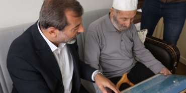 Gursu-Belediyesi-yasli-vatandaslari-evlerinde-ziyaret-etti-featured