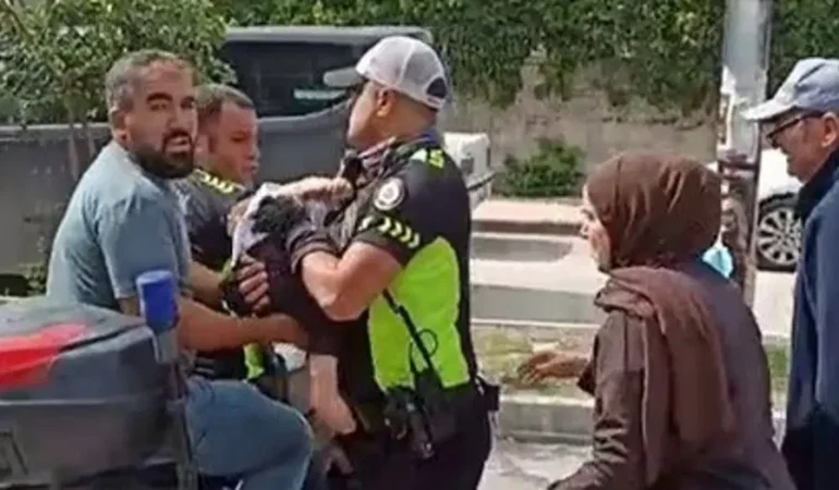 Hatay’da polis, bilinci kapanan bebeği hastaneye ulaştırdı