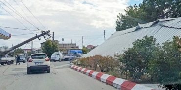 Havsada-firtina-is-yeri-catisini-ucurdu-featured
