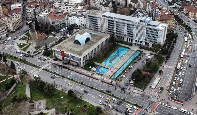 İBB davasında 7 sanık tahliye edildi, 46 kişi tutuklu kaldı