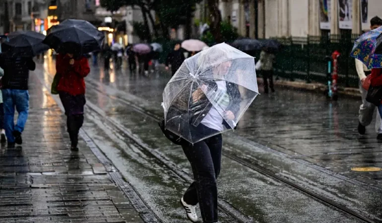 İstanbul Valiliği okulları 15 Ekim’de tatil etti