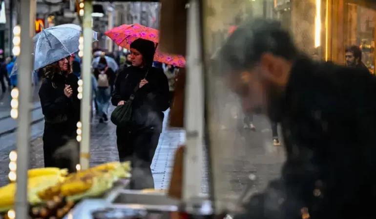 İstanbul Valiliği uyardı: Sağanak için saat verildi