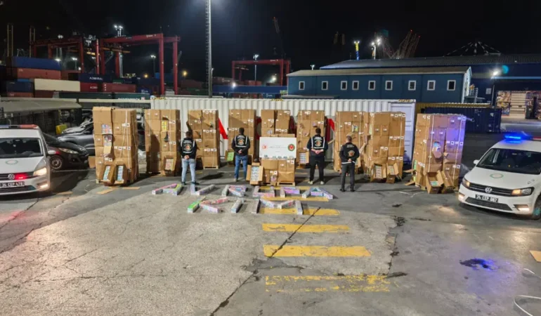 İstanbul’da iki operasyonda 142 bin elektronik sigara yakalandı
