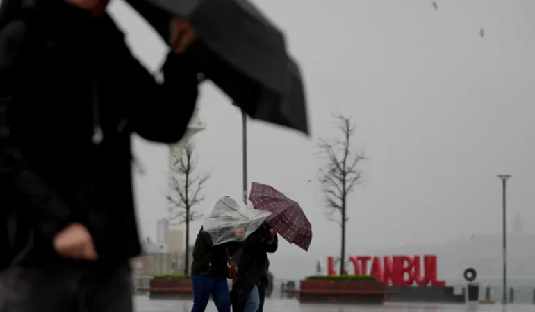 İstanbul’da sağanak ve fırtına için kritik saatler açıklandı