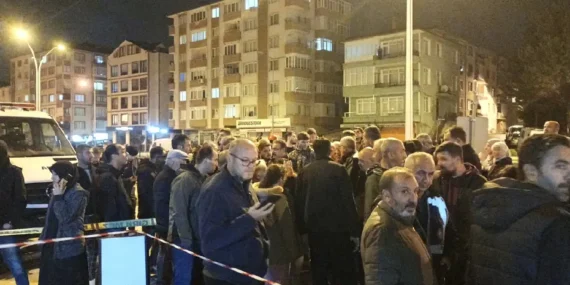 Kocaeli’de 7 katlı apartman tedbiren tahliye edildi