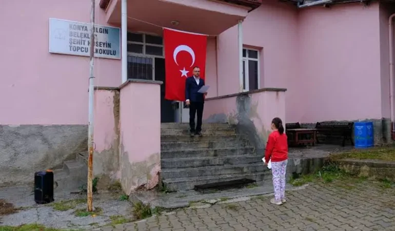 Konya’da tek öğrencili okulda Cumhuriyet Bayramı töreni