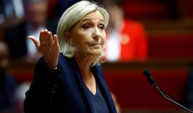 Le Pen, Fransa için 125 milyar euroluk kesinti açıkladı