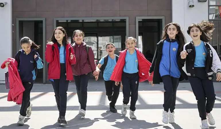 MEB açıkladı: 2026 ilk ara tatil 16 Kasım’da başlayacak