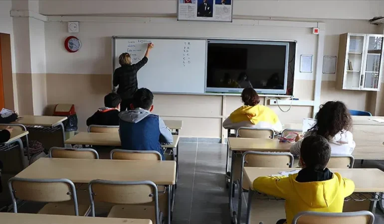 MEB, ruhsat dışı eğitim veren kurumlara yaptırım uygulayacak