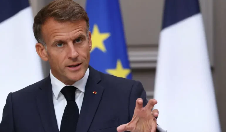 Macron’dan lise protestolarına siyasi istismar suçlaması