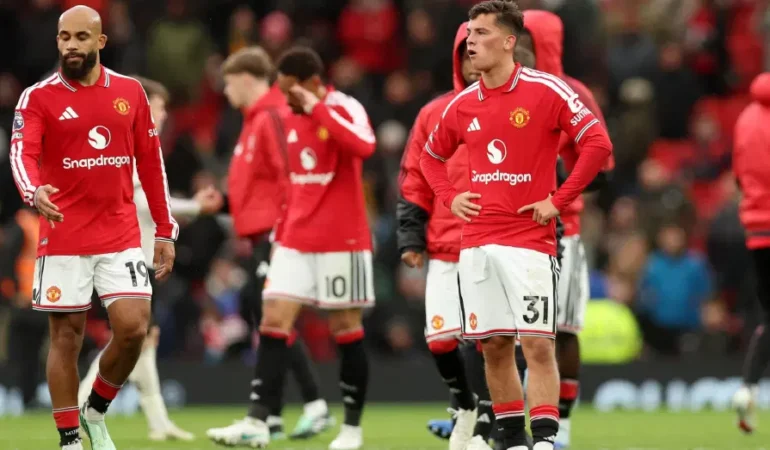 Manchester United, Bournemouth karşısında da dağıldı
