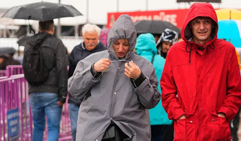Meteoroloji-15-il-icin-sari-kod-verdi-Saganak-geliyor-featured