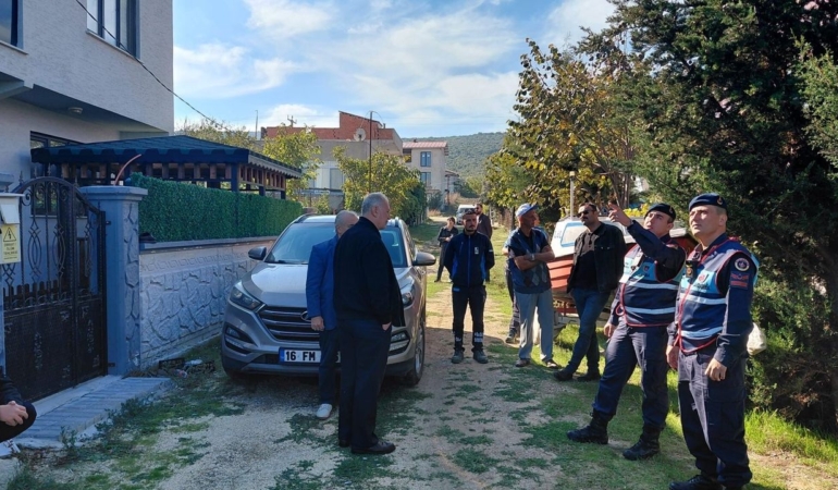 Mudanya Ayazma’da yıkım öncesi çatı gerilimi yaşandı