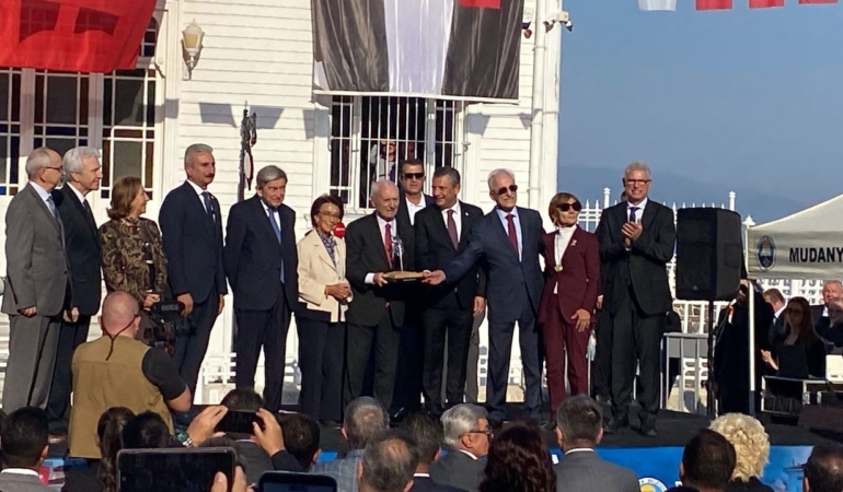 Mudanya Barış Yolu Ödülü Mehmet Haberal’a sunuldu