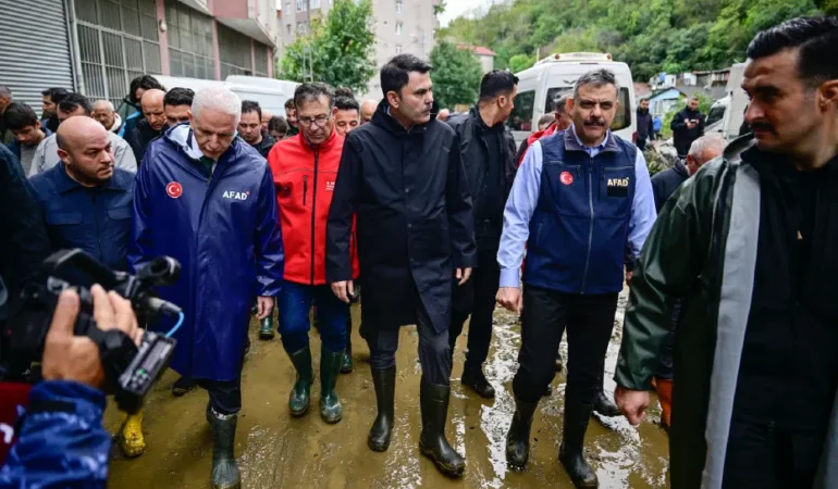 Murat Kurum’dan Özgür Özel’e sel eleştirisi yanıtı